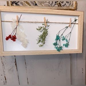 Dried flowers wall hanging
